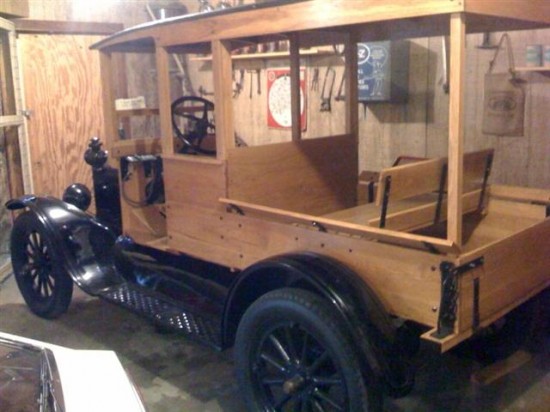 Greg Tucker bus (Small)